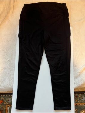 Black High-Waist Leggings with Side Pockets and Interior Fleece “Grid Warmth”